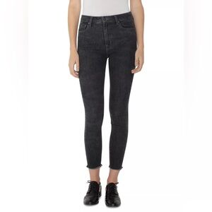 Parker Smith
Bombshell Skinny Jeans in Starless
